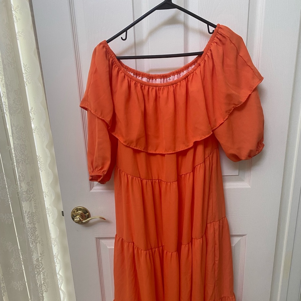 Off the Shoulder MIDI dress